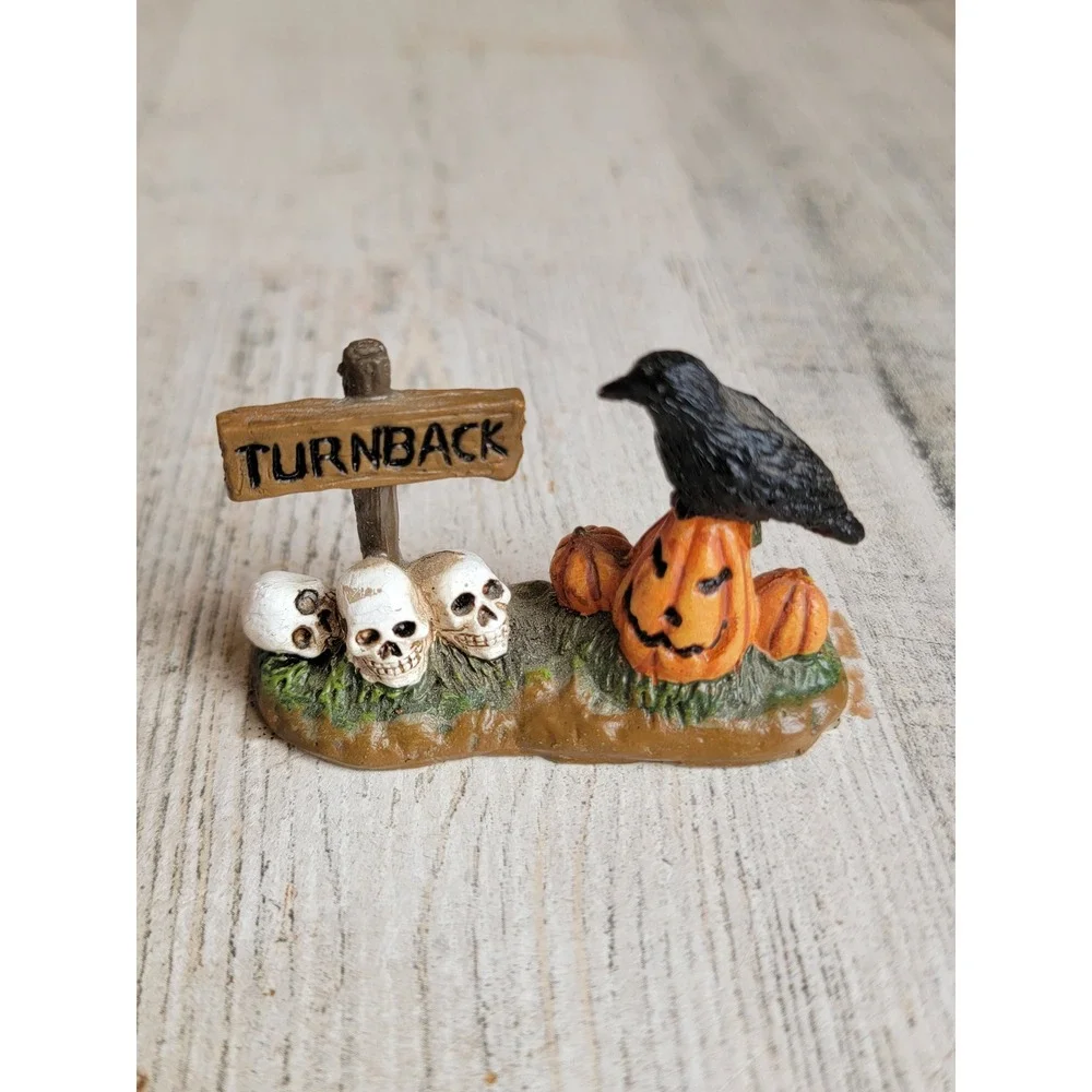 Village turn back sign Halloween crow pumpkin accessory skull bird home